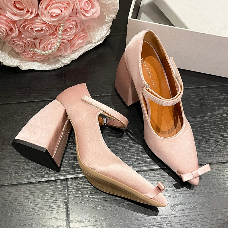 

Туфли-лодочки женские с острым носком, на высоком массивном каблуке