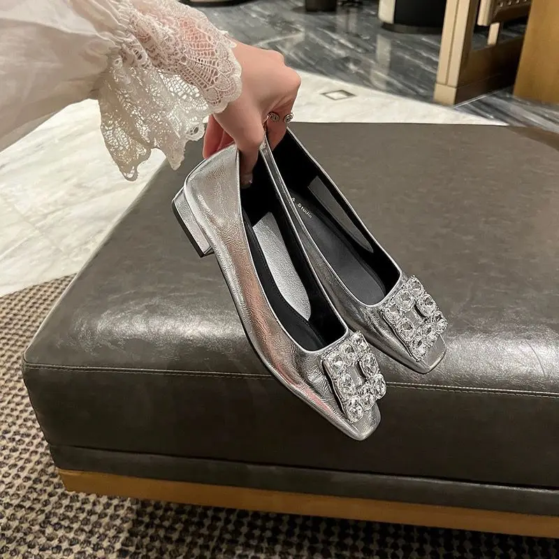 

Женские туфли на плоской подошве, из мягкой кожи