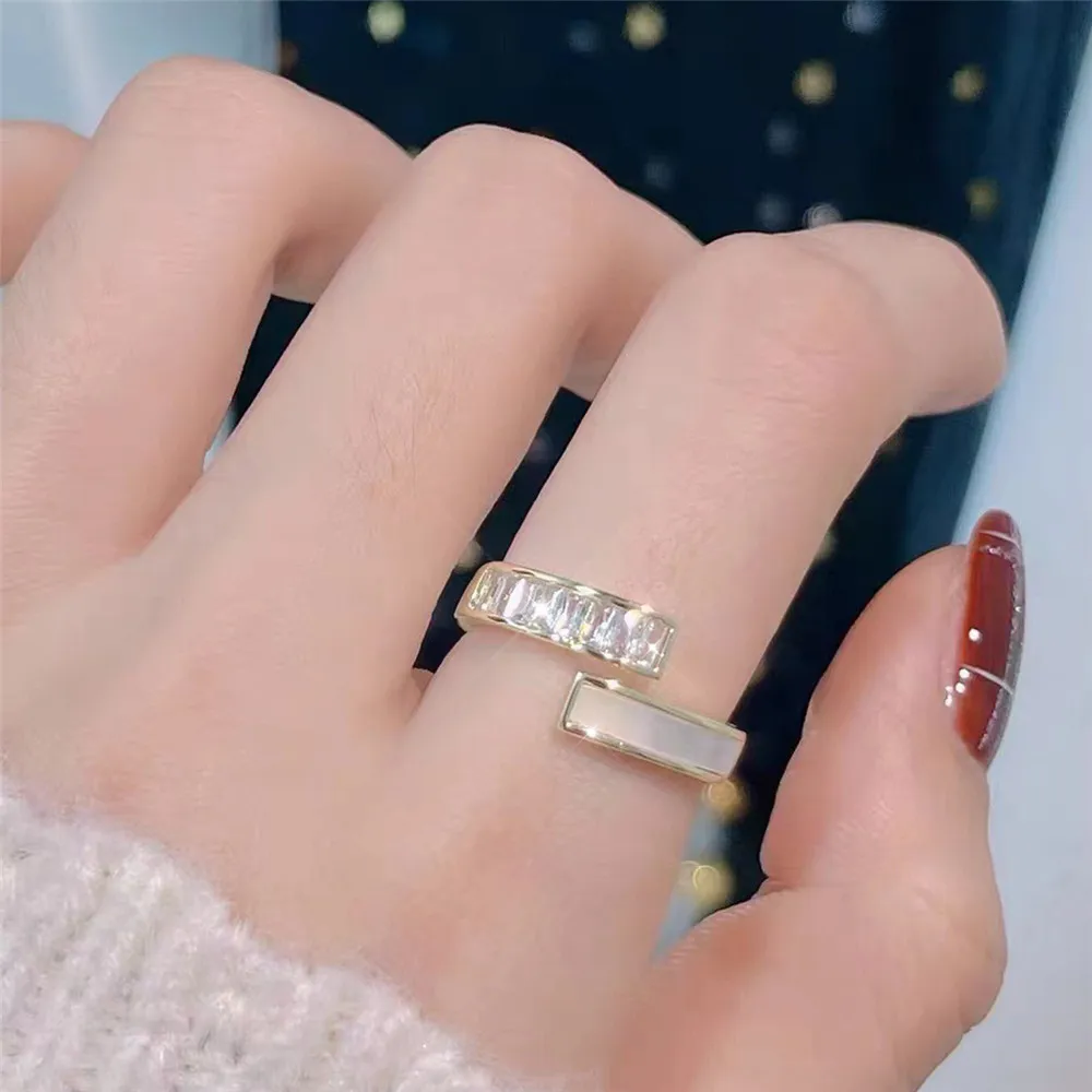 

South Korea Temperament Elegant Light Finger Ring Niche Luxury Design Sense Of Delicate Cold Wind Restoring Ancient Ways Ring