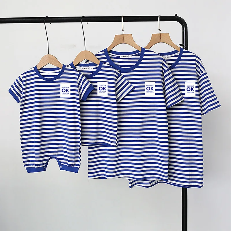 

Family t-Shirt For Mom Dad And Daughter Son Matching Clothes Infant Baby Bodysuit 2022 Parent-Child Link Coordination t Shirt