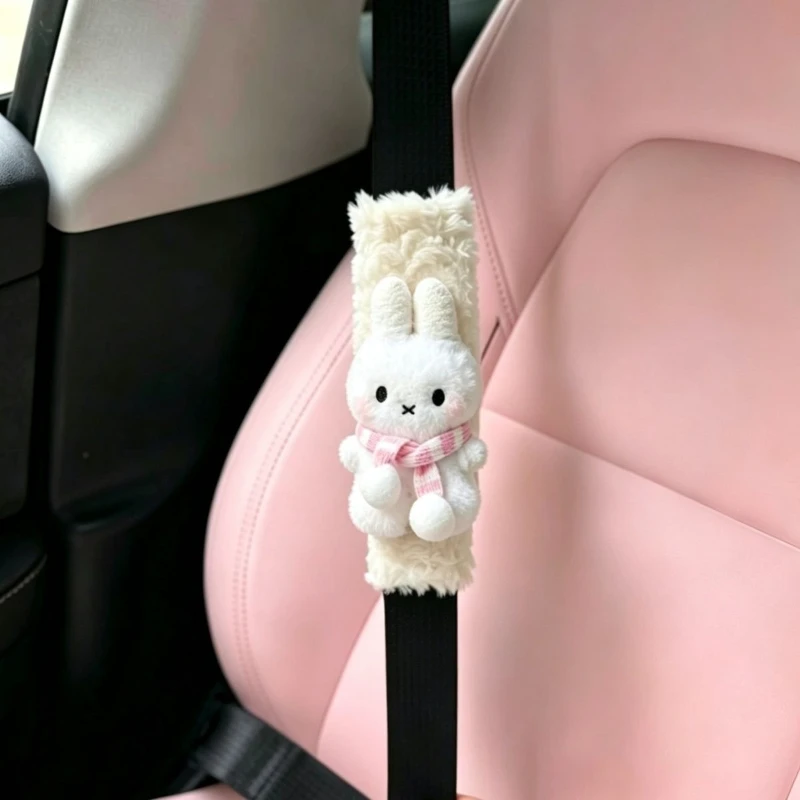 Фото Мультяшный плюшевый чехол на ремень безопасности автомобиля Miffy, универсальный, с защитой от истирания, стильный, новый, модный, практичный, простой. №1