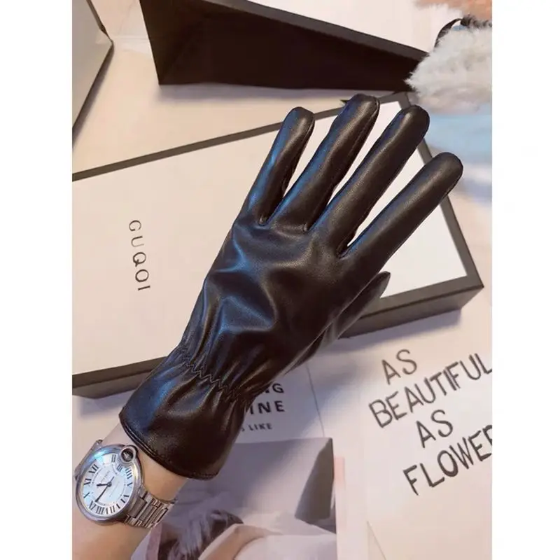 Japanese leather gloves women's winter cute plus velvet padded warm windproof driving cycling touch screen men's autumn