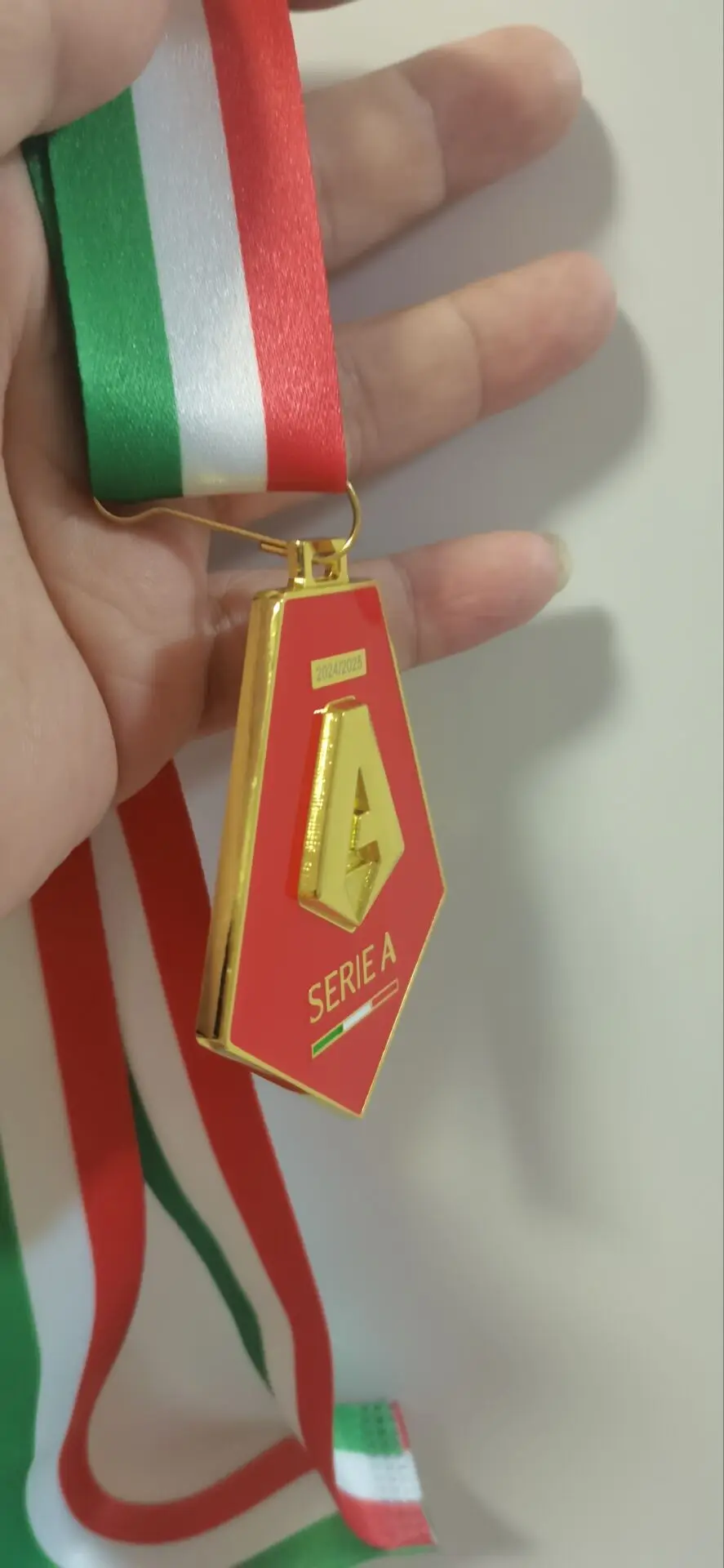 Фото Медаль чемпионов Coppa Italia 2025 года, последнее побеги Medaglia, сувениры для фанатов с лентой, сувениры для фанатов №1