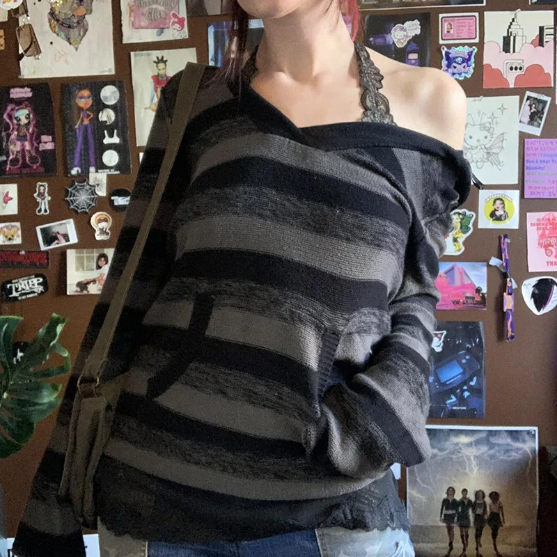 Свободный свитер в полоску с капюшоном американском стиле ретро и глубоким