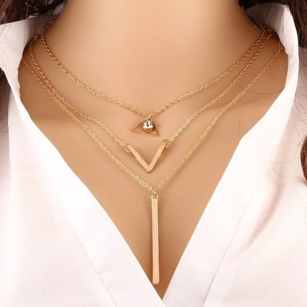 

Fashion Crystal Sequin Necklace Feminine Trend Multilayer Metal Triangle Pendant Clavicle Chain