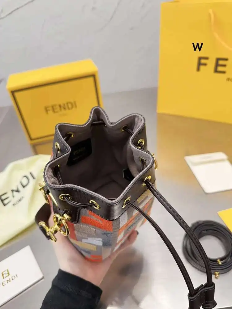 В Стиле Fendi 2024 Новая КошелеК На Сумка-меССенджер Подмышки Через Плечо Модная