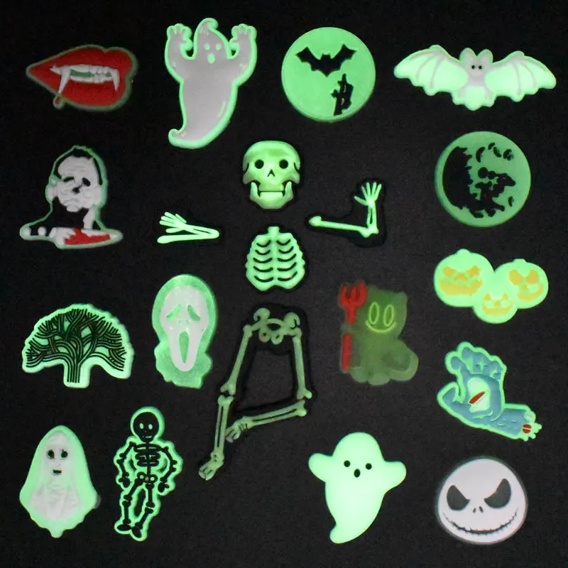 100pcs Glowing Ghost Horror Halloween Shoe Charms for Croc Vampire Shoe Luminous Bat Shoe Accessories Fluorescent Croc Decoratio
