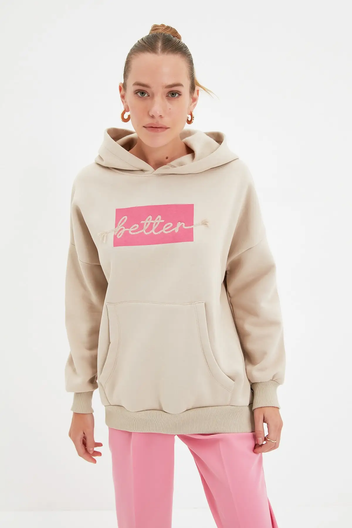 

Trendyol Nakışlı Boyfriend Hooded Şardonlu Knitted Sweatshirt TWOAW22SW1855