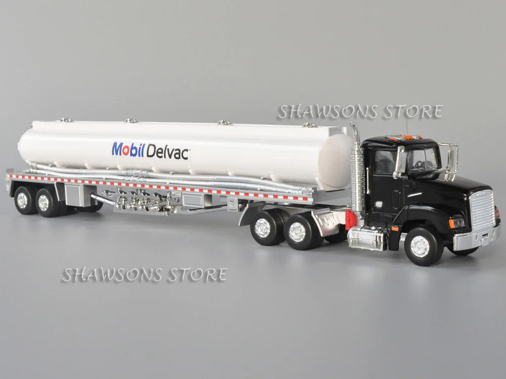

1:43 Scale Diecast Fuel Transport Truck Model Toy Tractor With Tank Semi-Trailer Miniature Replica Collectible