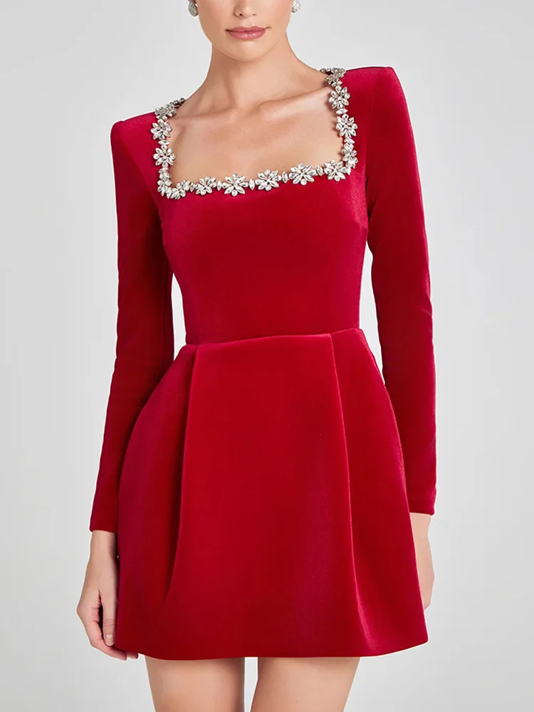 Bonnie Forest Glam бархатное мини-платье с квадратным вырезом и жемчужной отделкой