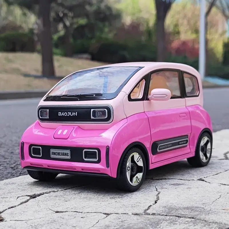 1:18 BAOJUN мини EV сплав Новая модель автомобиля под давлением с зарядкой со звуком и