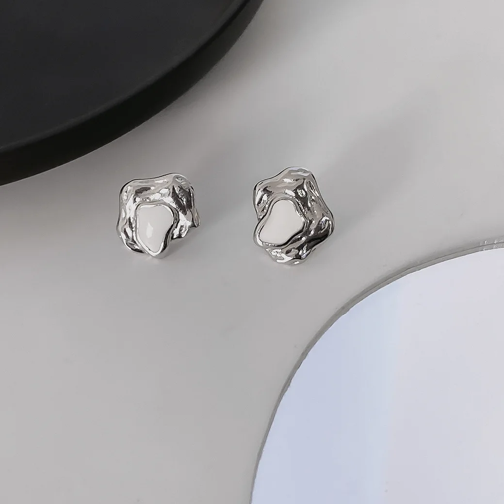 

Cool Aurora Flowing Irregular Design Earrings 2022 New Style Small Earrings (Female)