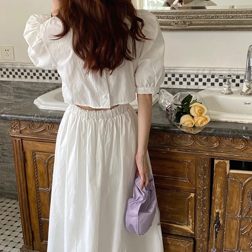 

반팔 퍼프 뒷 단추 트임 원피스