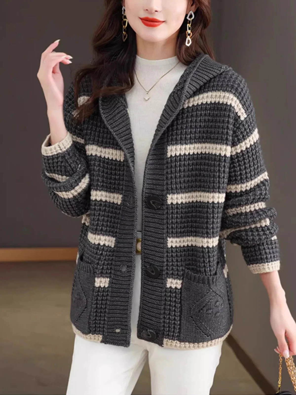 Новая новогодняя толстовка в полоску стиле ретро женская универсальная модная