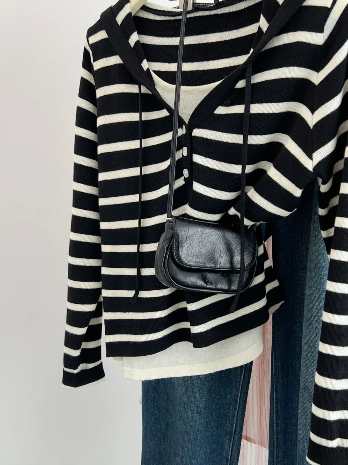 Поддельный капюшон из двух частей вязаный низ с длинными рукавами осенне-зимний