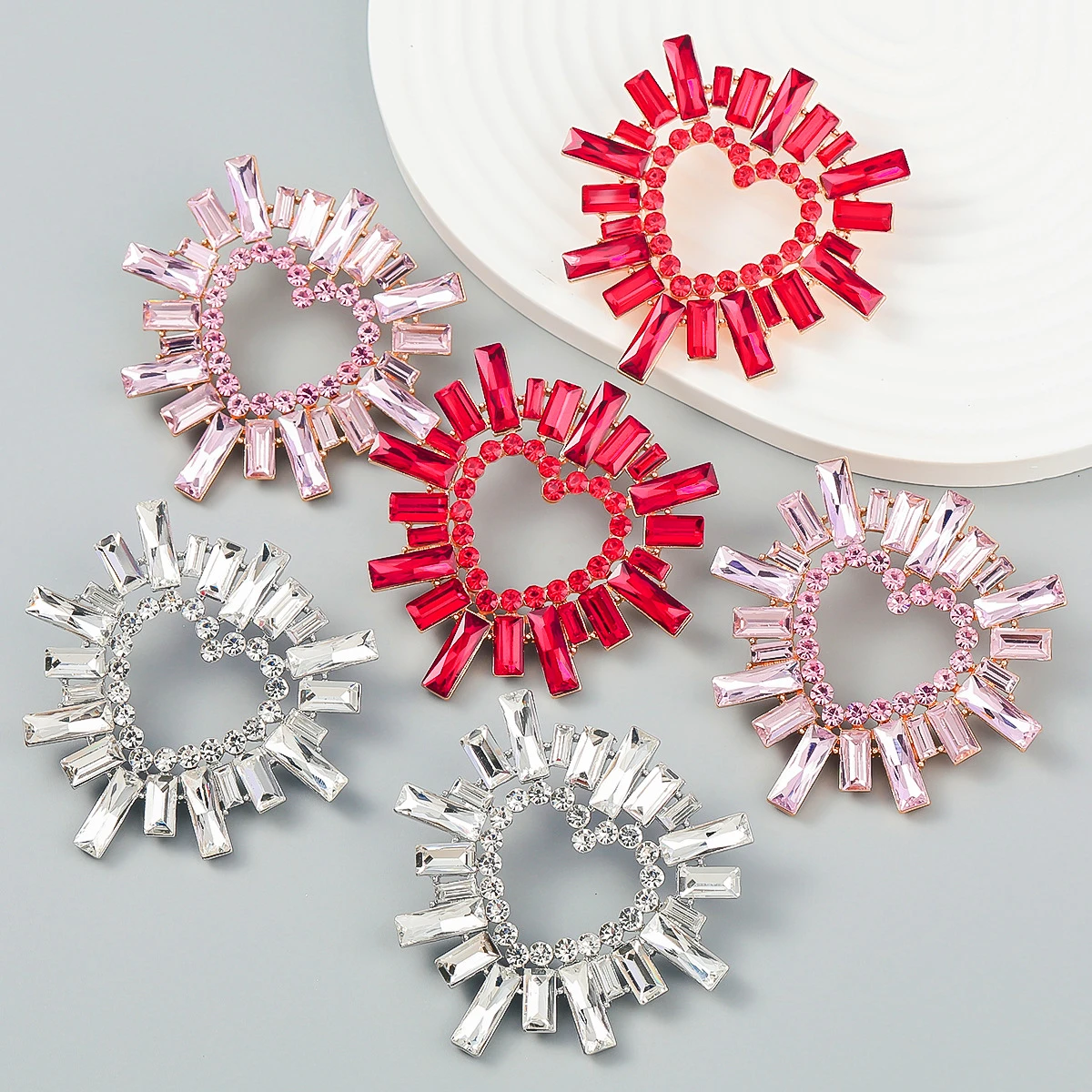 

Exaggerated Rhinestone Heart-shaped Sunflower Earrings for Woman Dinner Earrings