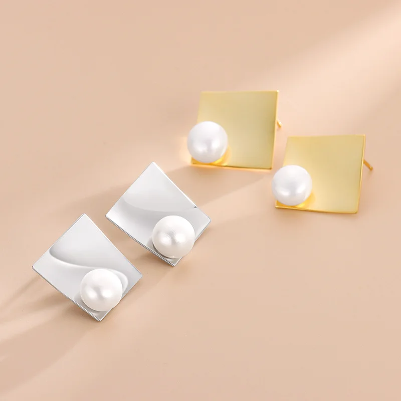 

Tianro 925 Silver 23mm Wide Diamond-shaped Earrings Light Luxury Fashion Gold-plated Inlaid Freshwater Pearl Earrings Jewelry