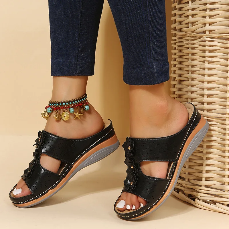 2023 Summer Slippers Slope Heel Large 43 Medium Heel Casual Matsuke Heel Fish Mouth Flower Women's Sandal Slippers New