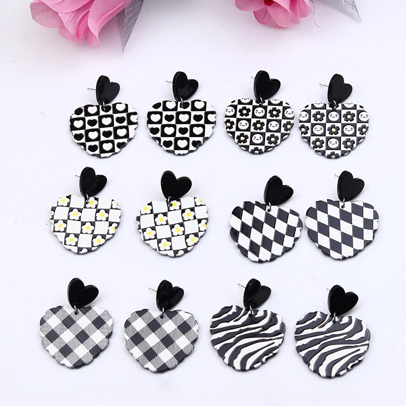 

VSnow Korean Sweet Black White Lattice Love Heart Flower Dangle Earings for Women Smile Face Earings Jewellery Accessories