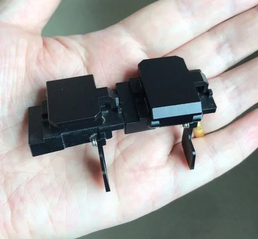 FSM-50S/50R FSM 50s FSM-17S/17R fusion splicer Shealth Clamp 250um Fiber Holder 1 Pair