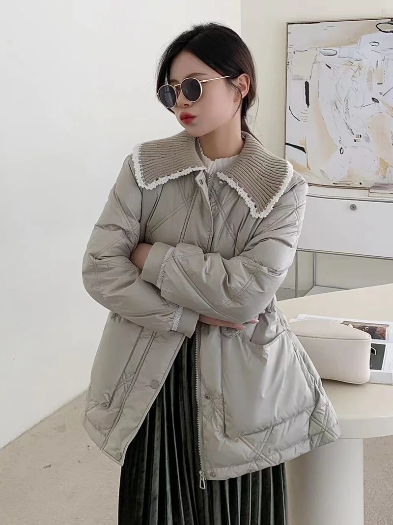 

White duck down 2022 new down jacket women's small fragrant short Korean knitting doll collar small winter coat