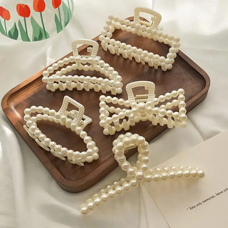 

Fashion Pearl Hair Claw for Women Girls Geometric Hairpin Crab Barrette Clip Back Head Hair Clip Wedding Hair Accessories