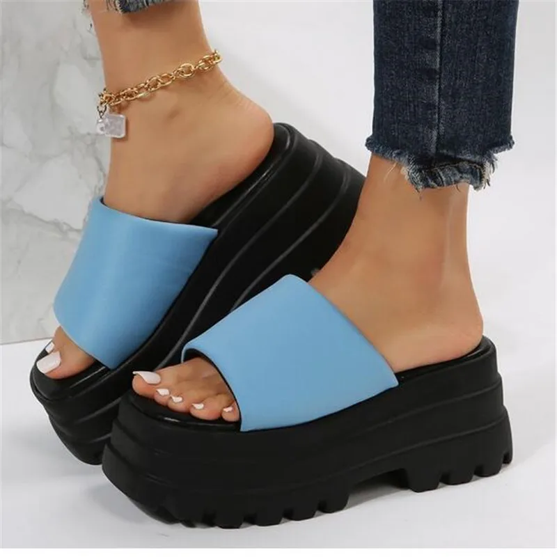 

Новинка лета 2023, женские сандалии на платформе с одним ремешком, черные нейлоновые сандалии на массивной платформе