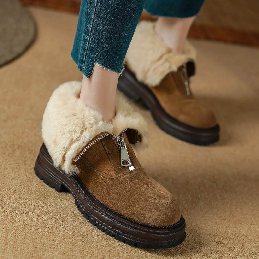 Зимние женские ботинки из замши на толстой подошве