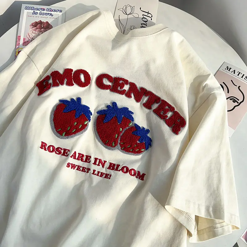 

French trendy strawberry graphic T-shirt with loose design for men and women. 2023 Summer New Short Sleeve Couple Casual Top