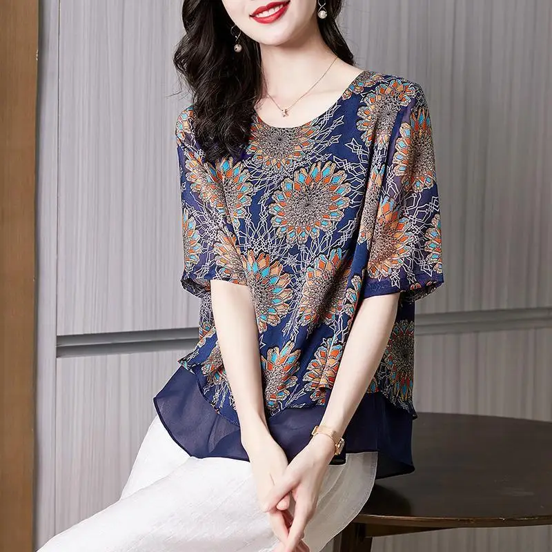 

Printed blouse female western noble fashion 2022 Summer new middle -aged short sleeve chiffon loose cover o neck blouse top