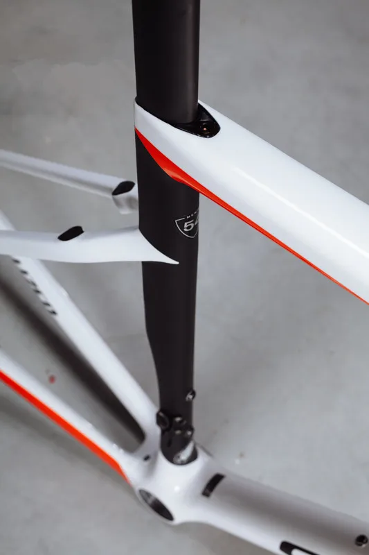 Велосипедная Рама с ободами тормозов велосипедная мраморного цвета sl6