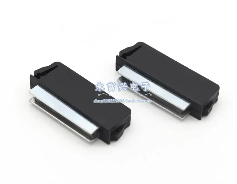 Трехслойная Изолированная дверь шкафа Merco с магнитным замком длиной пять футов