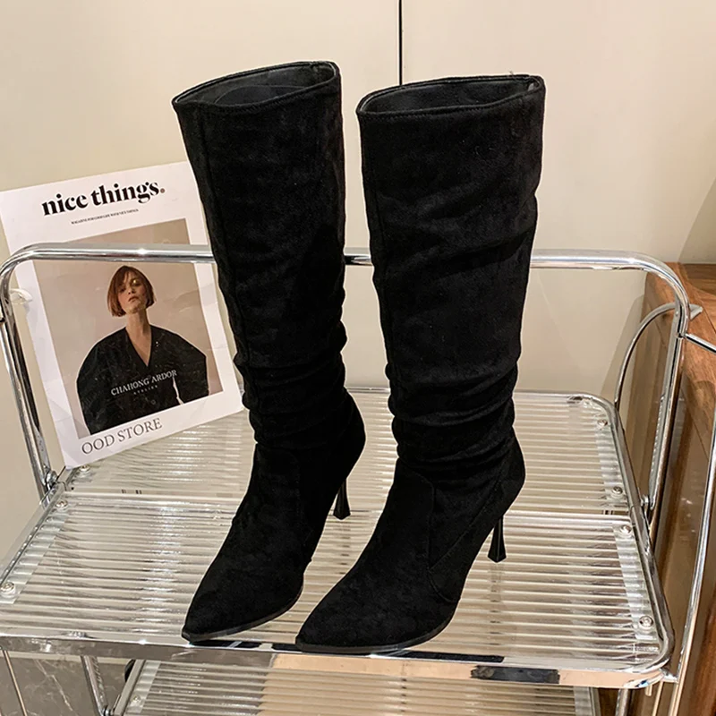 Замшевые женские высокие сапоги с острым носком плиссированные дизайнерские