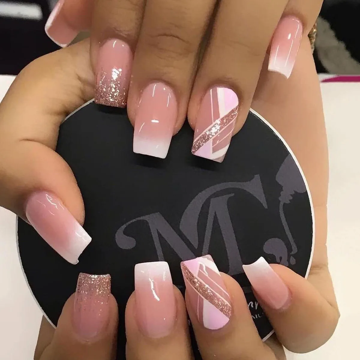 

French Wearing Nail Geometric Glitter Nail Art Gradient Nail Art Patch Fake Nails