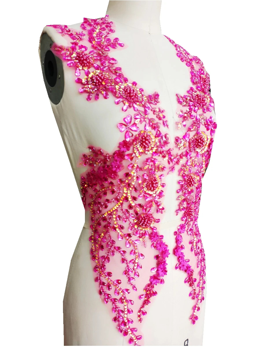 Зеленая бисерная аппликация для вышивки свадебного платья