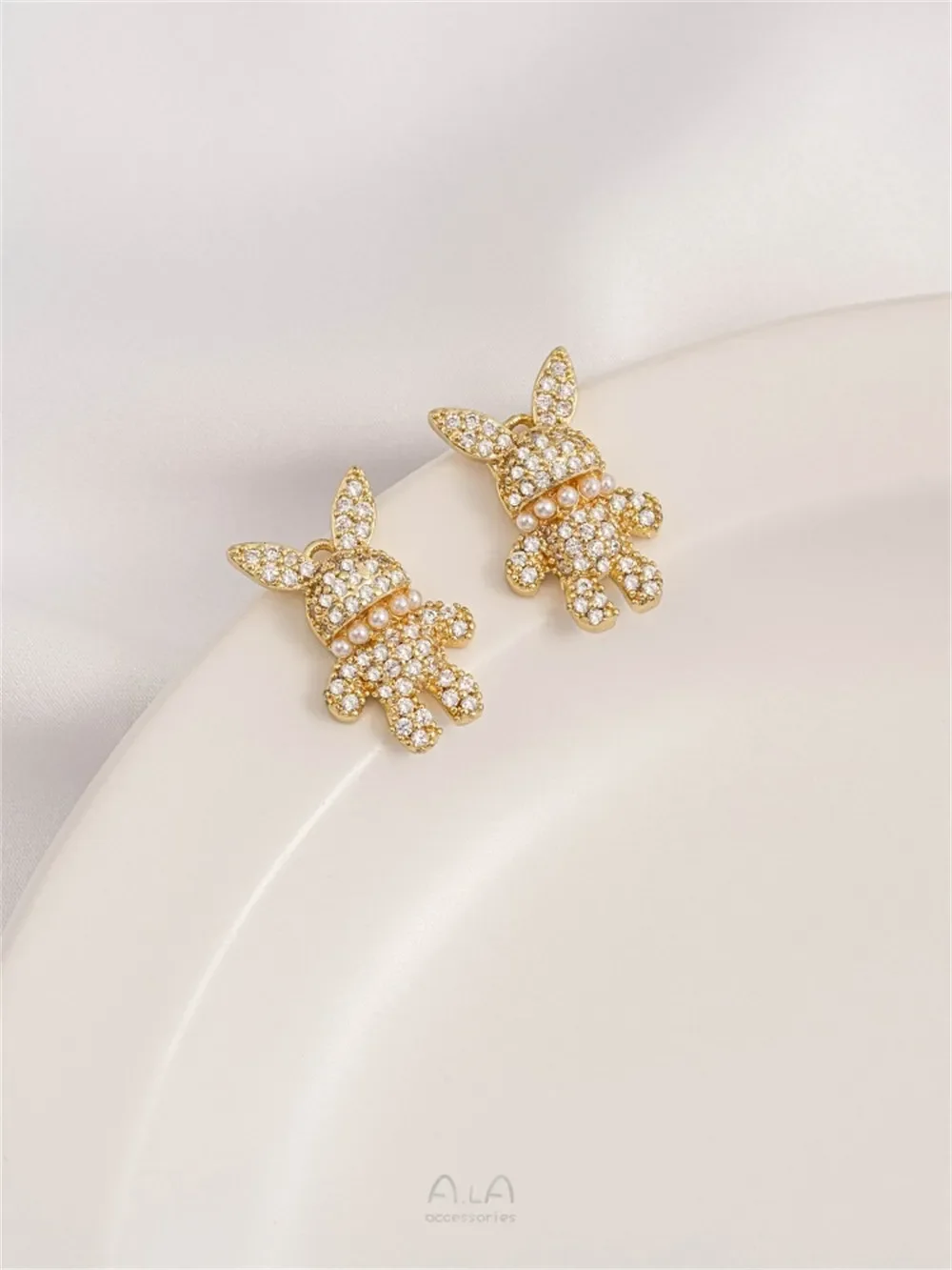 14-каратное позолоченное микроинкрустированное циркониевым жемчугом мультяшный