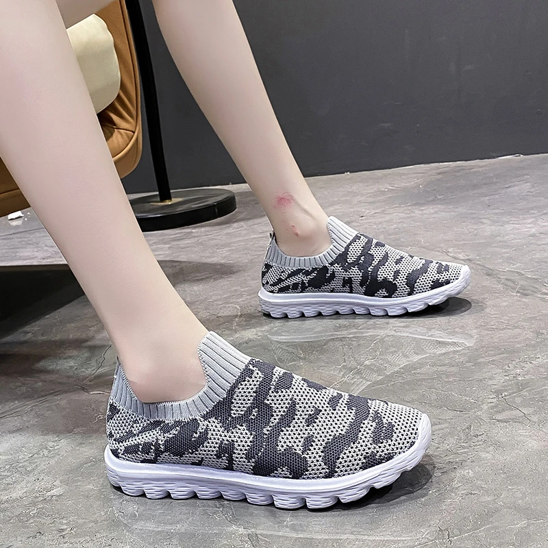 

Кроссовки женские сетчатые без шнуровки, дышащие лоферы, легкая модная обувь на платформе, повседневные Большие размеры