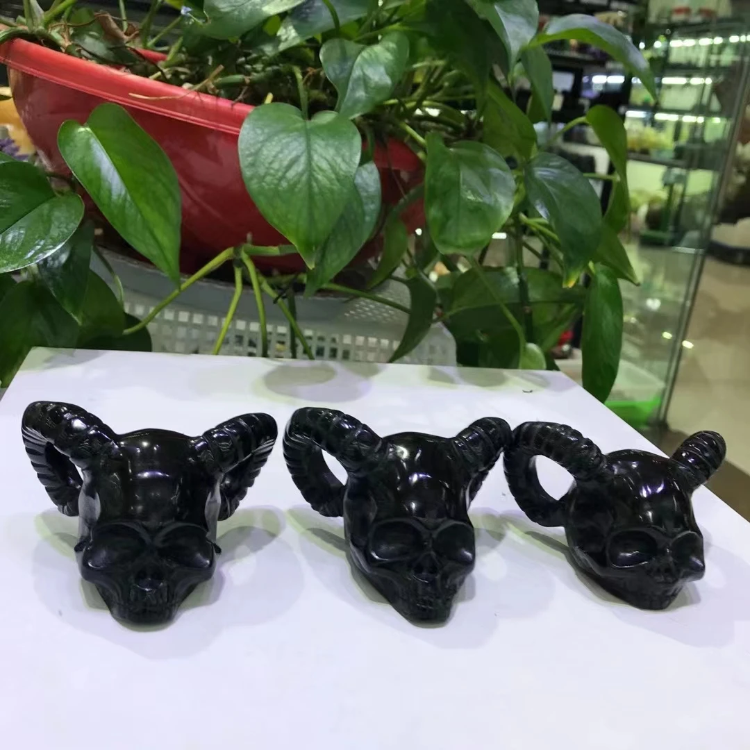 

1pc Natural Gemstones Obsidian Hand-carved Claw Ghost Heads Witchcraft Altar Supplies Home Spiritual Decoration and Feng shui