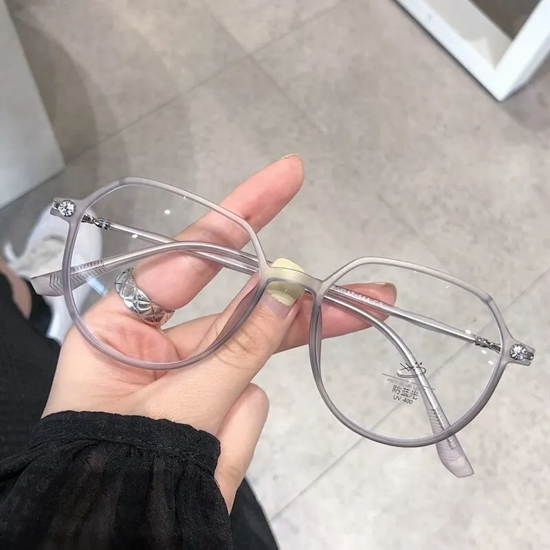 Женские очки в оправе