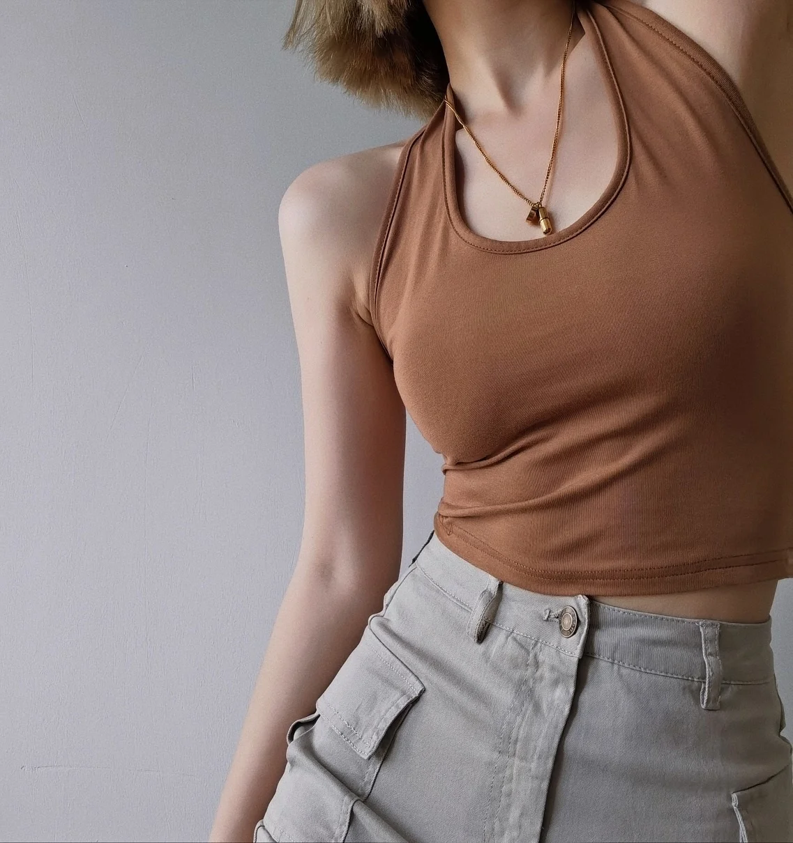 

Повседневный сексуальный однотонный облегающий жилет TVVOVVIN в простом стиле для девушек, Женский трендовый короткий топ без рукавов с высоко...