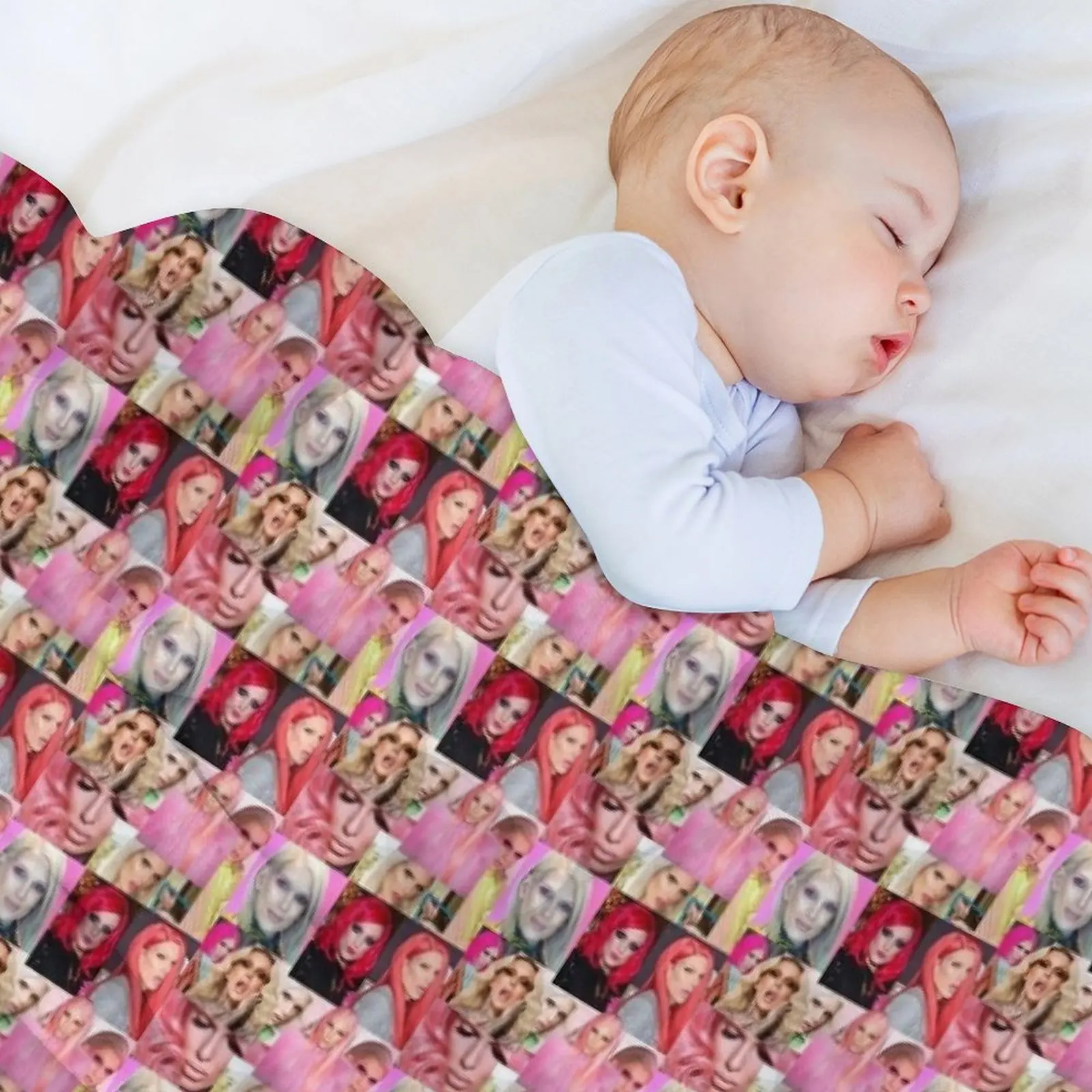 Декоративное одеяло в стиле аниме