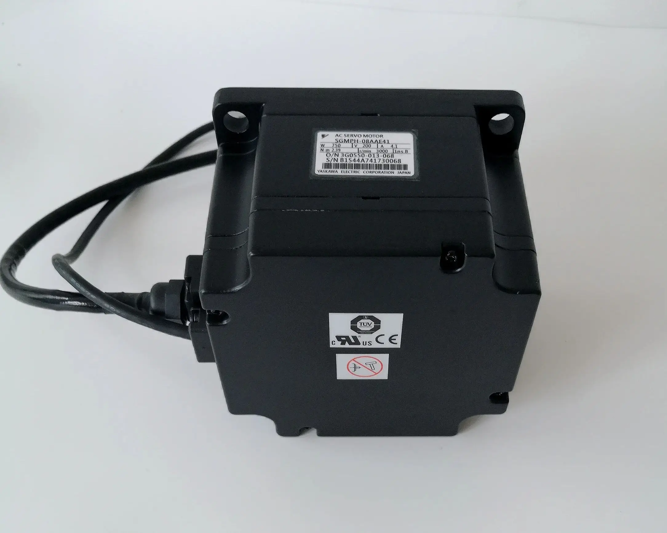 SGMPH-08AAE41 Бренд newservo двигатель SGMPH 08AAE41 Быстрая доставка