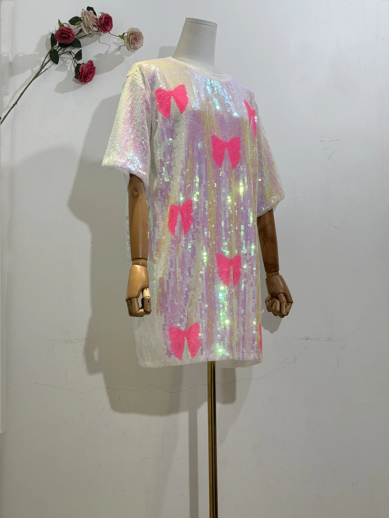 Женское короткое платье с вышивкой бабочки и блестками свободное уличное