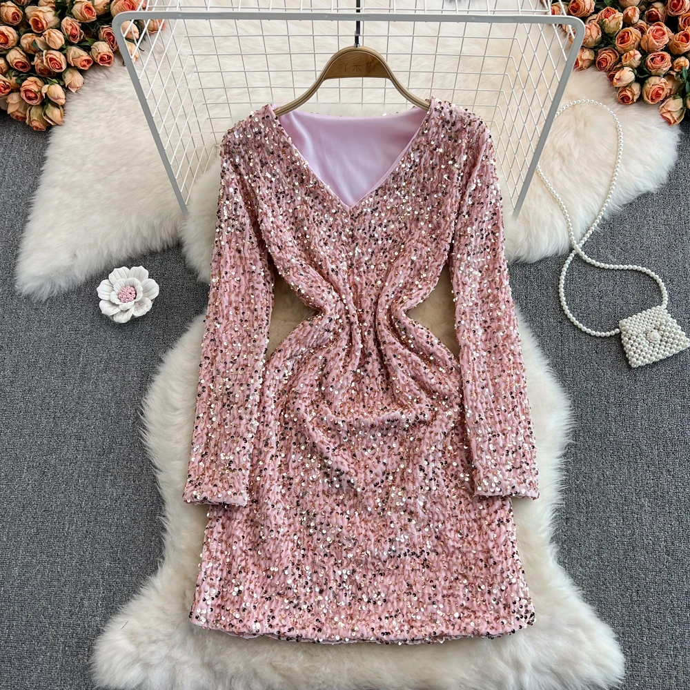 Женское приталенное платье с V-образным вырезом длинным рукавом и блестками |