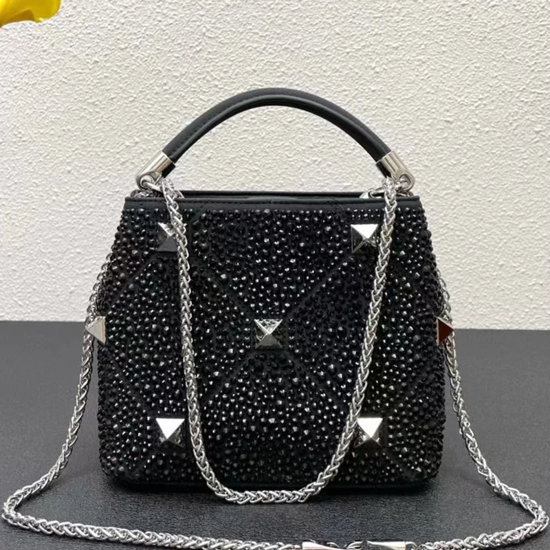 

Designer vintage diamond diamond rivet handbag Women's new bucket bag Fashion luxury multi-functional diagonal shoulder bag