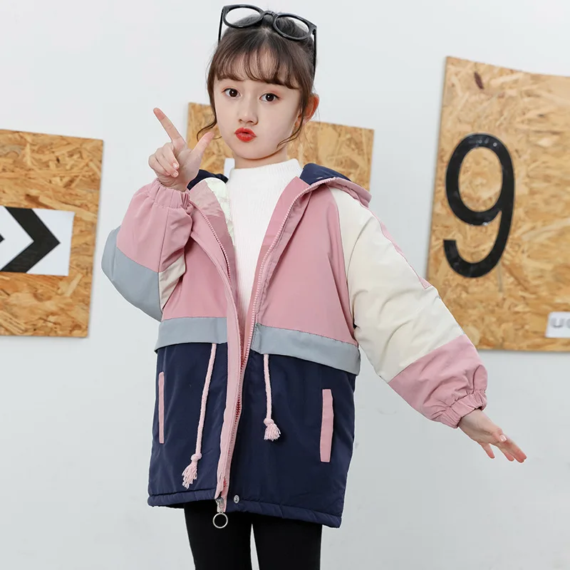 

Детская ветровка с капюшоном, на осень/зиму