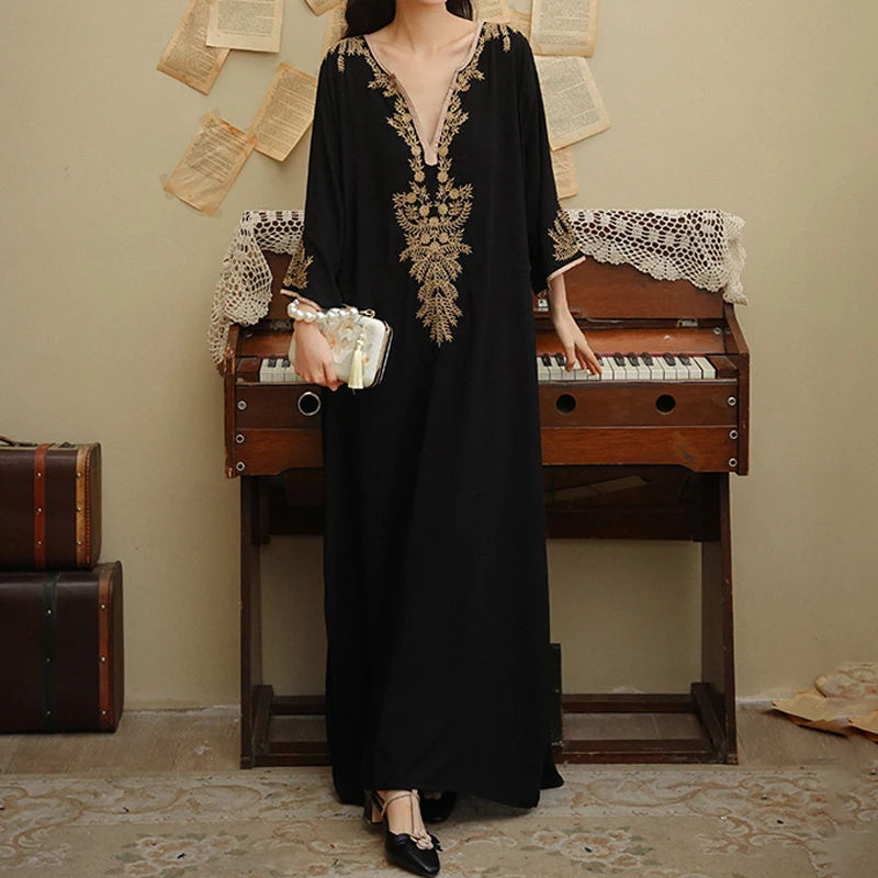 Abaya Long Dress Indian Muslim Fashion Women Dubai Turkey Islamic Clothing Black Kaftan V-neck Embroidery Ethnic Gown Robes 2022