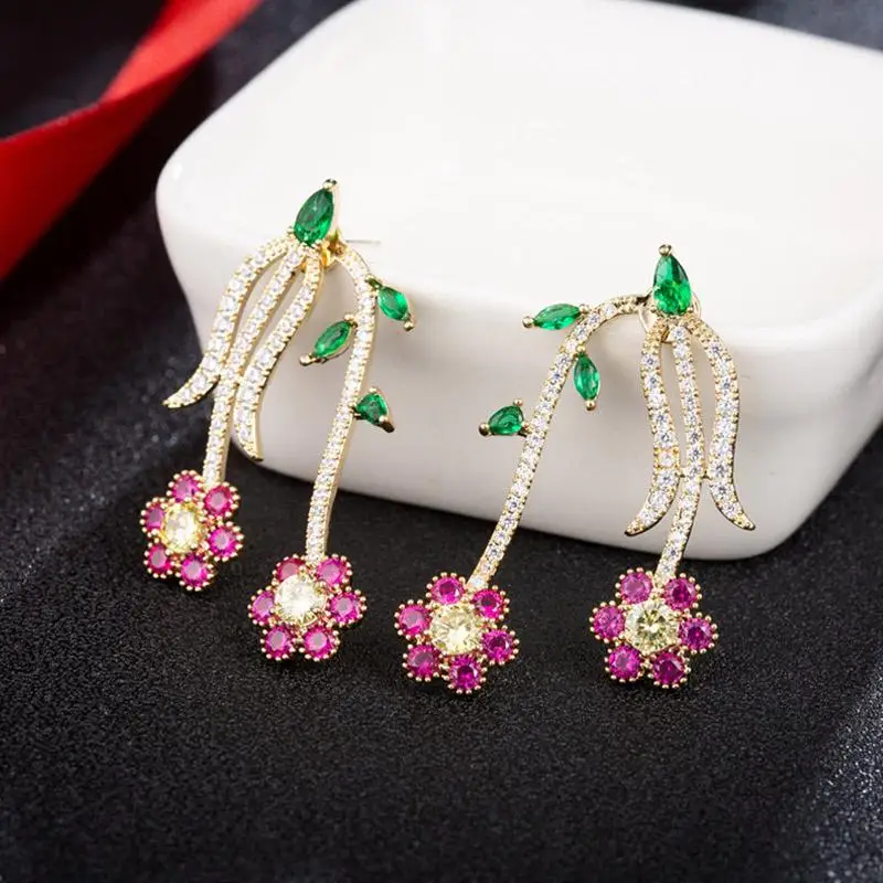 

Full Rhinestone Red Flowers Long Section Stud Earring