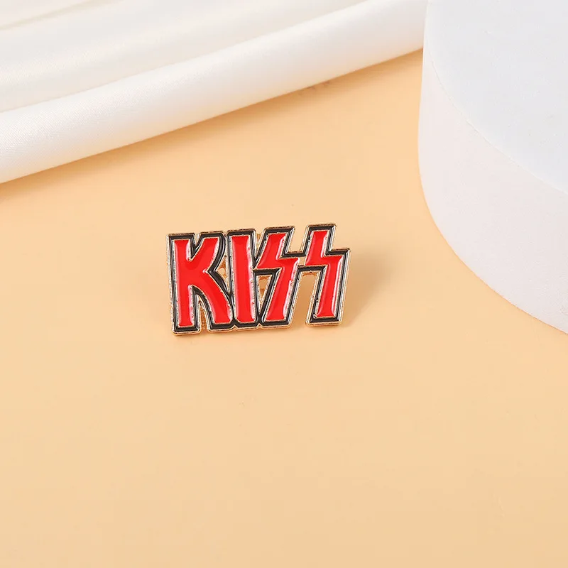 Creative Red Letters KISS Enamel Brooch Heart Love Miss Valentine Alloy Pins Badge Clothes Accessories Women Jewelry Gifts images - 6