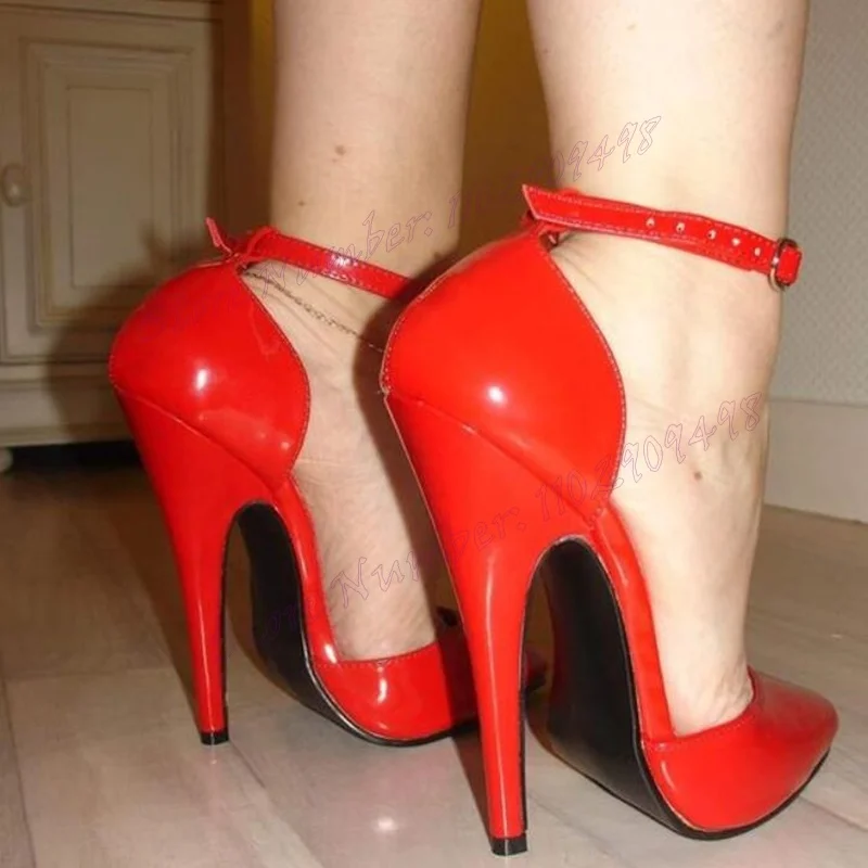 Женские туфли из лакированной кожи с острым носком и ремешком на щиколотке